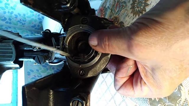 Швейная машина Подольск - неисправности толкателя челнока. смотреть онлайн