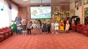 Песня "А весной, а весной снег повсюду тает!" Группа №10 "Солнечные зайчики"