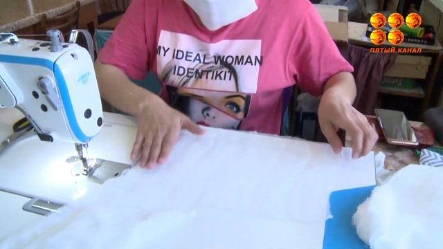 Вместо театральных костюмов медицинские маски смотреть онлайн