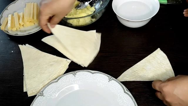Лаваштан борек. Борек из лаваша. Рецепты с лавашом. Лаваш с сыром. смотреть онлайн