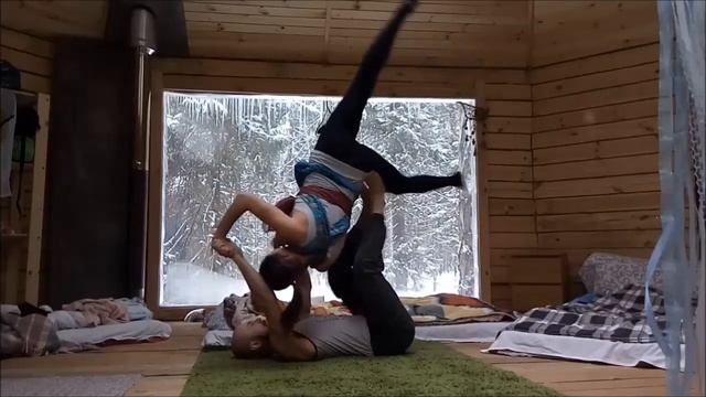 Acroyoga with baby / Акройога с малышом смотреть онлайн