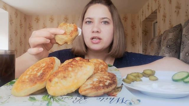 МУКБАНГ |ПИРОЖКИ КАРТОФЕЛЬНЫЕ | АСМР ВИДЕО | MUKBANG | ASMR | EATING SHOW смотреть онлайн