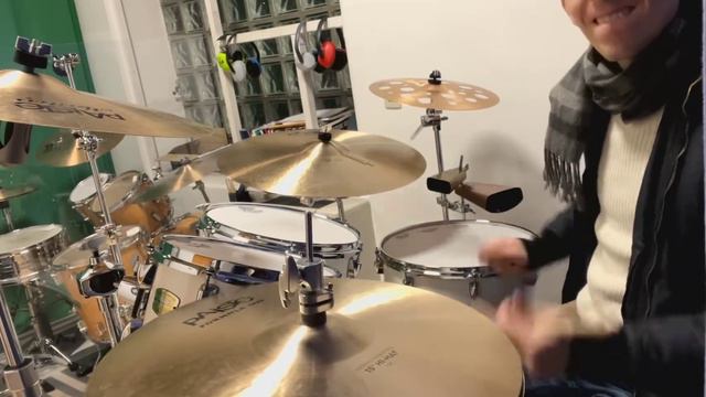 Quick Drum solo Jam in the lesson room (Yamaha Stage Custom Drums & Paiste Cymbals) смотреть онлайн