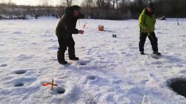Два обрыва, 0,3 леску срезает только в путь смотреть онлайн