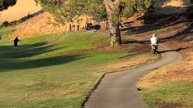 Lone Tree GolfCourse Finn Scooters are here!! смотреть онлайн