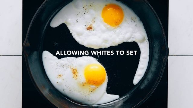 How to Cook an Egg (Runny Yolk!) | Minimalist Baker Recipes смотреть онлайн