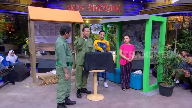 Anwar KETAKUTAN Megang Tikus Kecil | OPERA VAN JAVA (14/08/19) Part 4 смотреть онлайн