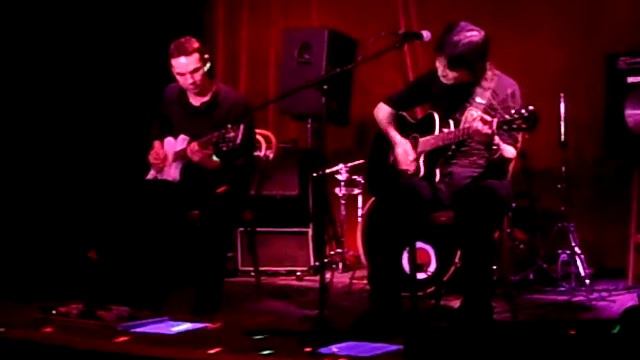 Акустика .Клуб " Алиби "Песни В. Цоя " Ты выглядишь так не современно " смотреть онлайн