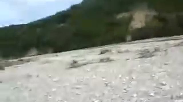 Поездка на грузовике по горной реке в окрестностях Сочи смотреть онлайн