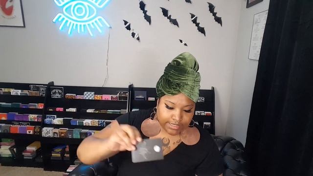 I'm Back! || Tarot & Oracle Deck Haul смотреть онлайн