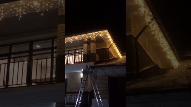 В ноябре мы предлагаем монтаж новогодней иллюминации в полцены и доп.скидку 15% на весь материал ! смотреть онлайн
