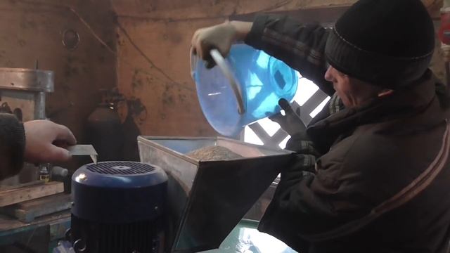 Зернодробилка •Ураган-7• мешок 1 мин 13 сек! ВИДЕО №14 89156278028 смотреть онлайн