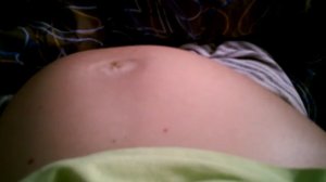 Ребенок толкается в животе, 30 неделя беременности