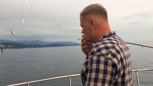 Обычная рыбалка в Черном море смотреть онлайн