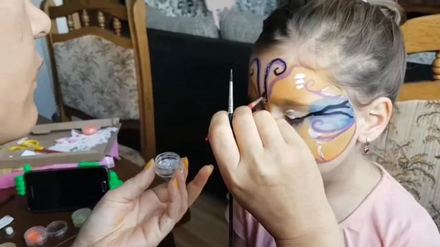 РИСУЕМ НА ЛИЦЕ БАБОЧКУ FACE ART BUTTERFLY смотреть онлайн