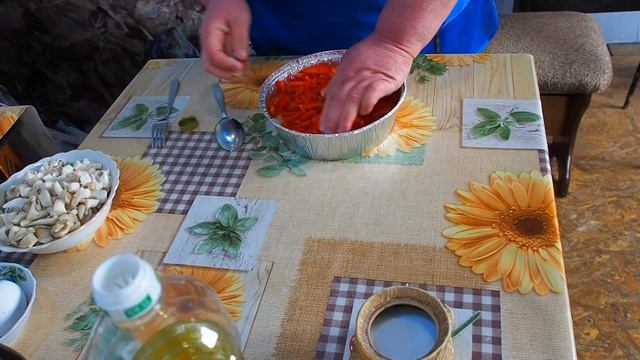 ЕМ ВАГОНАМИ И НЕ УСТАЮ ГОТОВИТЬ СЕМЬЕ ОНИ СЖИРАЮТ ВСЕ И ТРЕБУЮТ ОТ МЕНЯ ЕЩЕ ПУСКАЯ СЛЮНУ НА ПОЛ смотреть онлайн