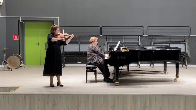 Олейникова Екатерина Ивановна, О. Новачек «Непрерывное движение»