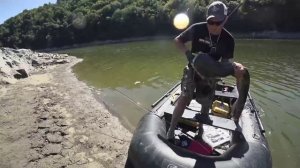 Отвесная ловля сома на виб. Рыбалка на сома на водохранилище.