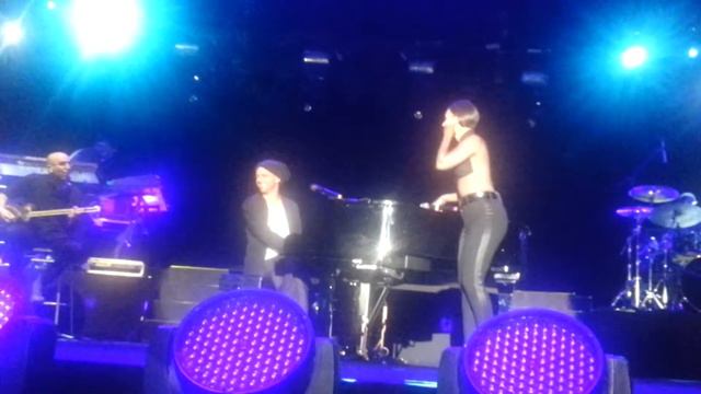Alicia Keys - Fallin' + Idan Raichel - Tel Aviv, Israel July 4th 2013 смотреть онлайн