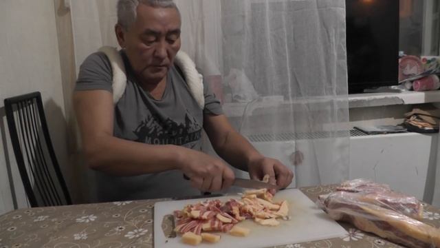 Любим есть сырое свежее мясо жеребятины!!! смотреть онлайн