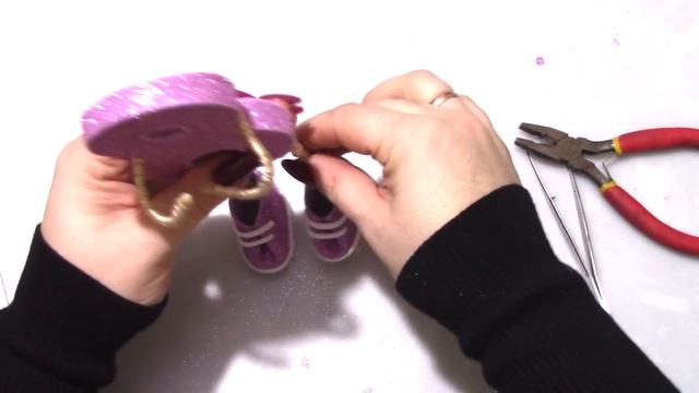 8 топотушка с подарком и букетом. Подарок к 8 марта своими руками @KonfettiMK смотреть онлайн