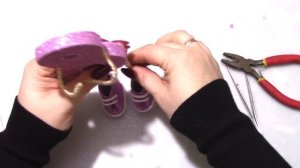 8 топотушка с подарком и букетом. Подарок к 8 марта своими руками @KonfettiMK