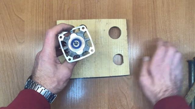 Замена якоря болгарки Элпром ЭМШУ-1000-125/125Е смотреть онлайн