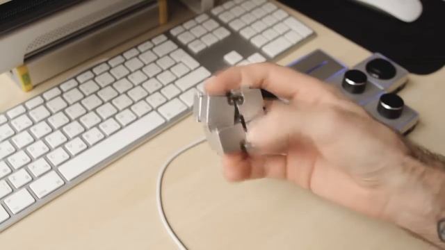 Бесконечный кубик антистресс INFINITY CUBE от hittoy.ru смотреть онлайн