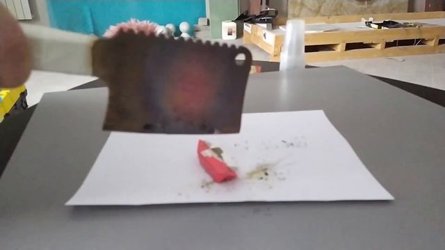 Что будет если раскалить топор до 1000 градусов и разрезать пони, пенопласт, конфету, сигареты. смотреть онлайн
