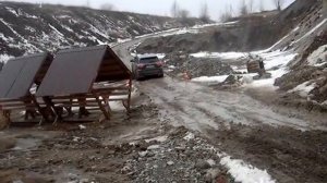 Хайлендер 2014 прет в горку по грязи