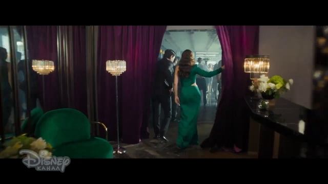 Фрагмент эфира и Смена логотипа на новогодний (Канал Disney ИТК 28.12.2022). смотреть онлайн
