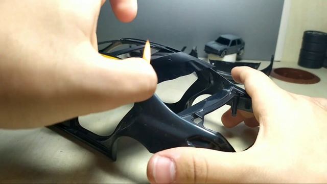 1/18 DIECAST MODEL MERCEDES-BENZ PARLAK SİYAH FOLYO KAPLAMA | YENİ CAM YAPTIK!| KROMAJLARI YENİLEDİ смотреть онлайн