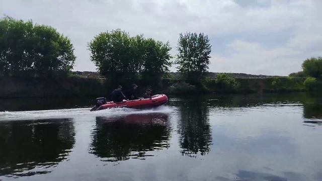 На моторной лодке лодке Kitt Boats 390 НДНД