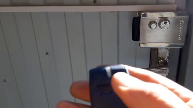 Установка автоматики с открыванием наружу. смотреть онлайн