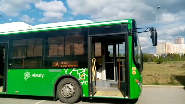 Автобус ZHONG TONG 6125 на метане. Краткий обзор. смотреть онлайн