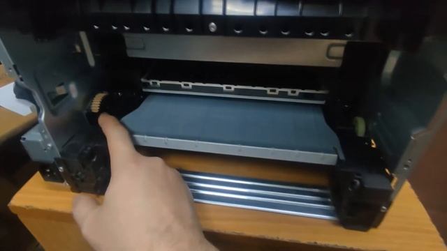 Kyocera M2040 ужасно трещит во время печати смотреть онлайн