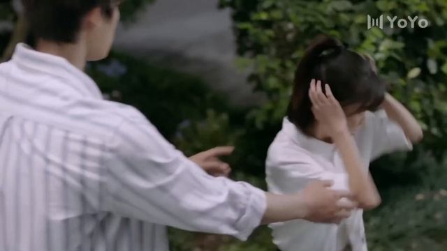 【ENG SUB】高甜电影?腹黑男神把手伸进萌妹领口，萌妹被撩得面红耳赤?Chinese Drama смотреть онлайн