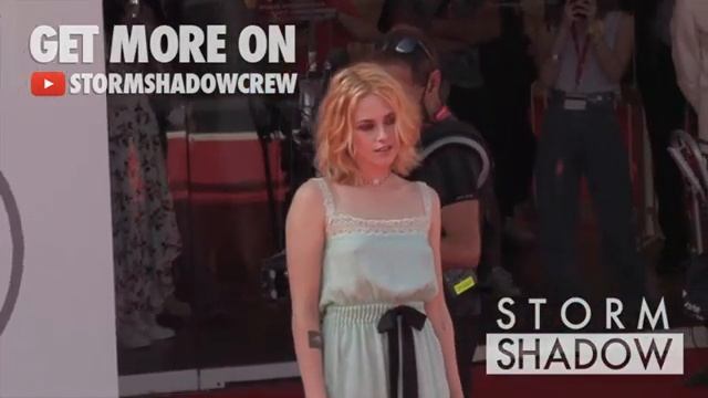 Pablo Larrain and Kristen Stewart on the red carpet at the Venice Film Festival 2021 смотреть онлайн