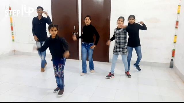 KHARA KHARA DANCE CHOREOGRAPHY BY Mr. PANKAJ DIRECTOR OF STEP UP DANCE SCHOOL смотреть онлайн