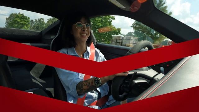 2023 Porsche 911 vs Taycan: Can Pure Electric Be Pure Porsche, Too? смотреть онлайн