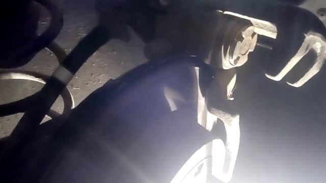 Как вдавить задний суппорт на Хендай солярис смотреть онлайн