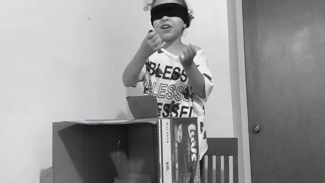 “What’s in the Box?” Game! смотреть онлайн