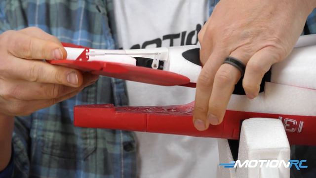 Freewing Yak-130 High Performance 70mm EDF Jet - Motion RC Assembly смотреть онлайн