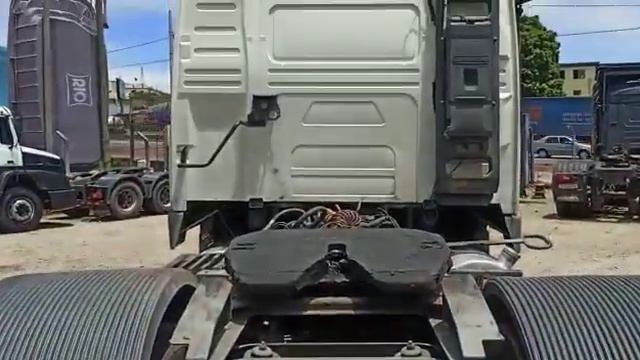 2003 VOLVO NH 12 380 4X2 2P смотреть онлайн