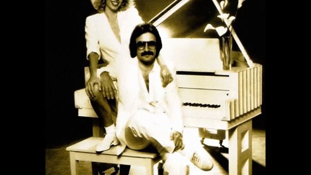 Giorgio Moroder & Chris Bennett - Burning The Midnight Oil смотреть онлайн