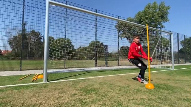 14 Years Old Goalkeeper On Fire ? (GiveAway) смотреть онлайн