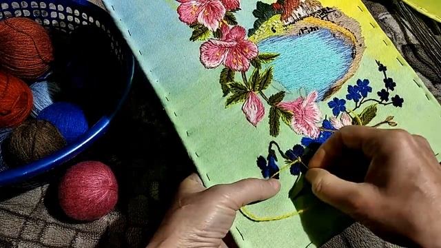 Вышивка ЦВЕТОЧКИ У ОЗЕРА смотреть онлайн