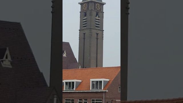 Mijn liever buurman had Nat gereden met zijn mooie Moter.grt Van CoCo.ขับฮาเบ่นตอนฝนตกเปียกเป้าหมด. смотреть онлайн