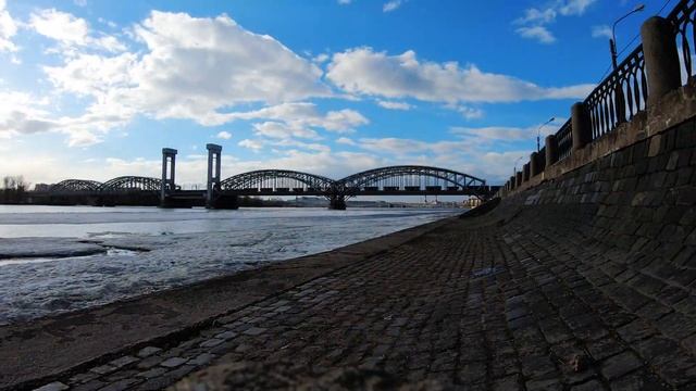 Весна-Нева-набережная-ледоход-таймлапс смотреть онлайн