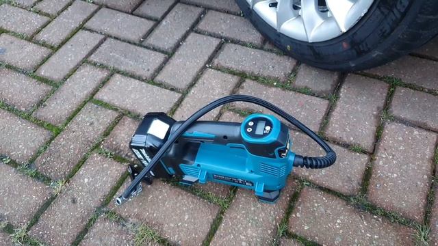 Effective car tyre maintenance, the essentials. Makita DMP180Z cordless tyre inflator review. смотреть онлайн